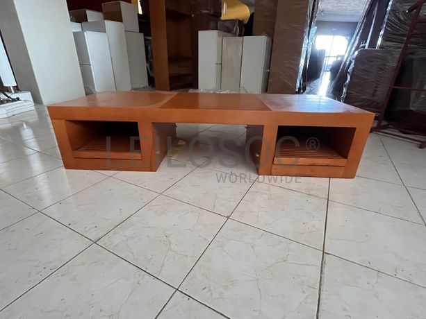 Lotes 141 a 175 · Mobiliário · Artigos de Decoração