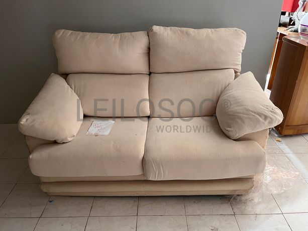 Lotes 176 a 210 · Mobiliário · Artigos de Decoração