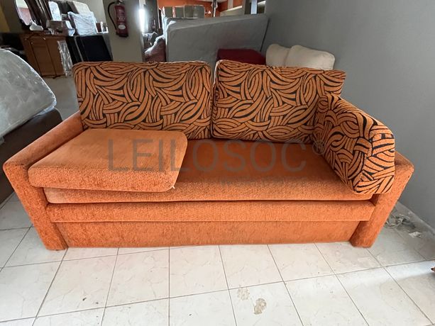 Lotes 176 a 210 · Mobiliário · Artigos de Decoração