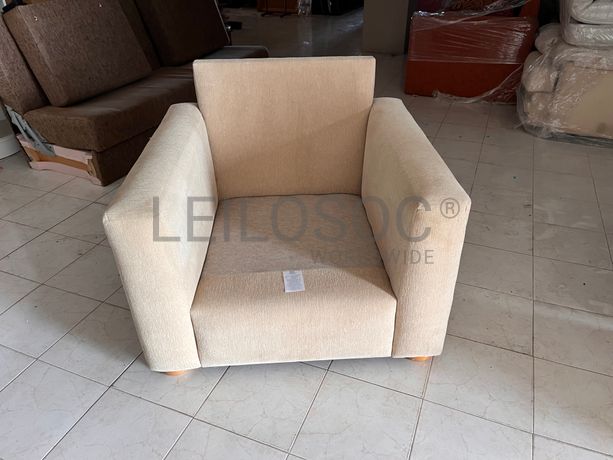 Lotes 176 a 210 · Mobiliário · Artigos de Decoração