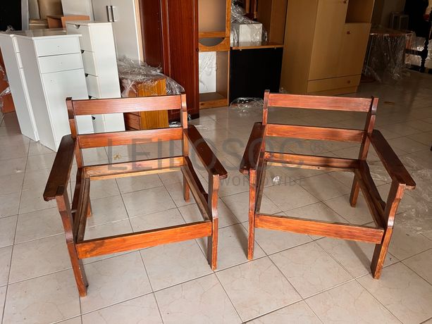 Lotes 176 a 210 · Mobiliário · Artigos de Decoração