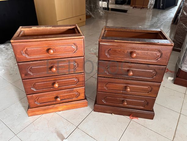 Lotes 176 a 210 · Mobiliário · Artigos de Decoração