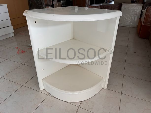 Lotes 176 a 210 · Mobiliário · Artigos de Decoração