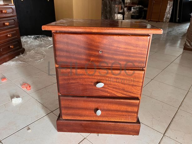 Lotes 176 a 210 · Mobiliário · Artigos de Decoração