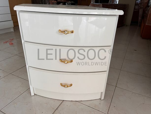 Lotes 176 a 210 · Mobiliário · Artigos de Decoração