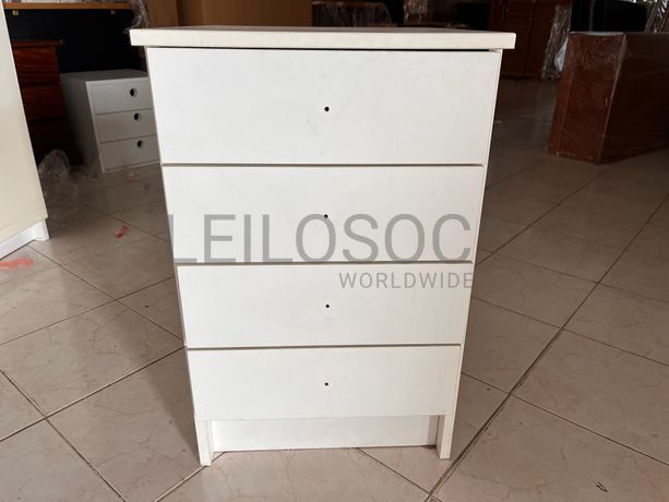 Lotes 176 a 210 · Mobiliário · Artigos de Decoração