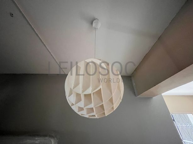 Lotes 176 a 210 · Mobiliário · Artigos de Decoração