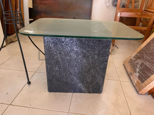 Lotes 211 a 245 · Mobiliário · Artigos de Decoração