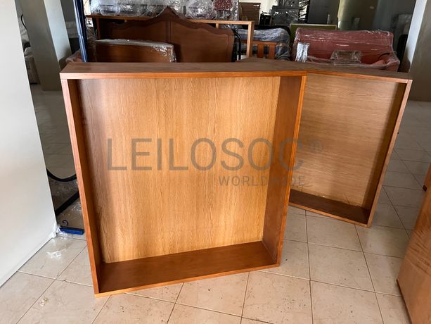 Lotes 211 a 245 · Mobiliário · Artigos de Decoração