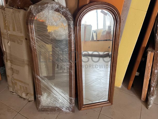 Lotes 211 a 245 · Mobiliário · Artigos de Decoração