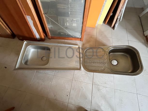 Lotes 211 a 245 · Mobiliário · Artigos de Decoração