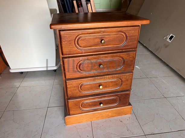 Lotes 246 a 280 · Mobiliário · Artigos de Decoração