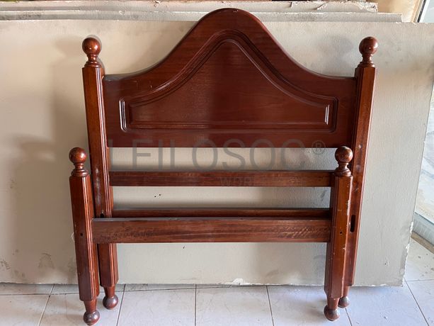 Lotes 246 a 280 · Mobiliário · Artigos de Decoração