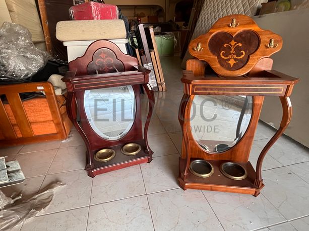 Lotes 246 a 280 · Mobiliário · Artigos de Decoração