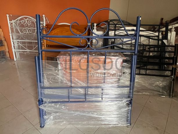 Lotes 281 a 315 · Mobiliário · Artigos de Decoração