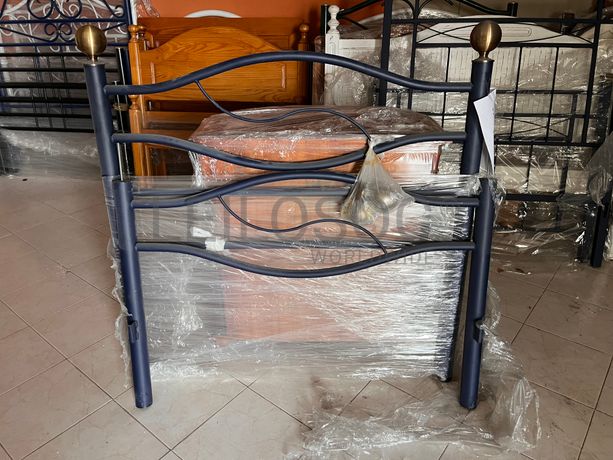 Lotes 281 a 315 · Mobiliário · Artigos de Decoração