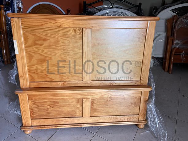 Lotes 281 a 315 · Mobiliário · Artigos de Decoração