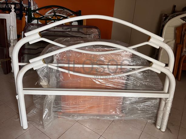 Lotes 281 a 315 · Mobiliário · Artigos de Decoração