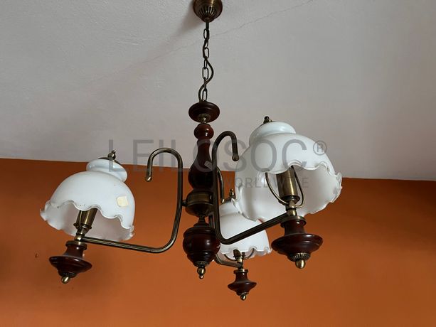 Lotes 316 a 350 · Mobiliário · Artigos de Decoração