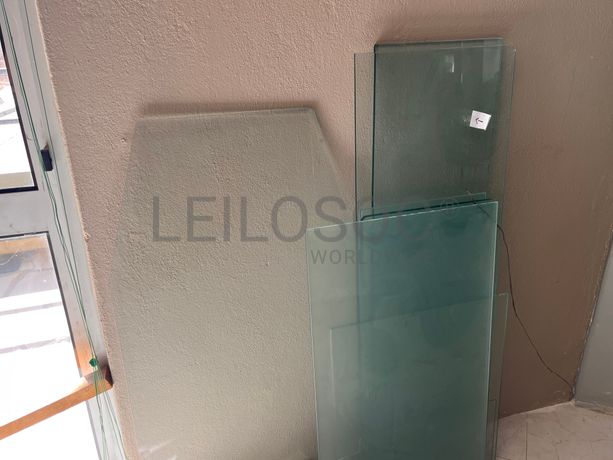 Lotes 421 a 455 · Mobiliário · Artigos de Decoração