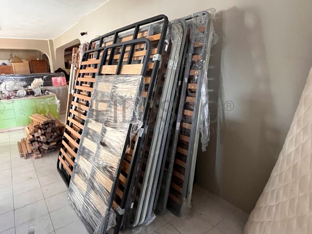 Lotes 421 a 455 · Mobiliário · Artigos de Decoração