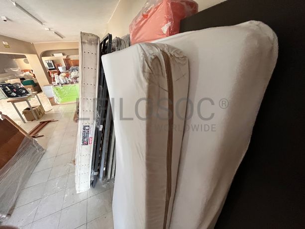 Lotes 421 a 455 · Mobiliário · Artigos de Decoração