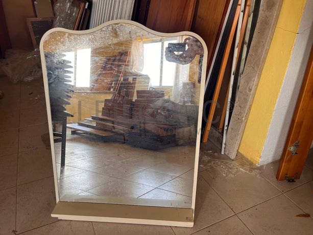 Lotes 456 a 490 · Mobiliário · Artigos de Decoração