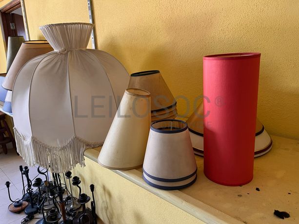 Lotes 456 a 490 · Mobiliário · Artigos de Decoração