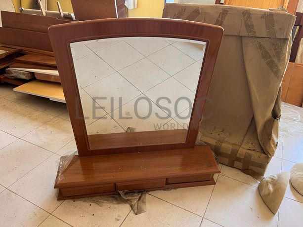 Lotes 456 a 490 · Mobiliário · Artigos de Decoração