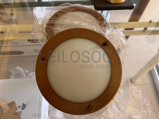 Lotes 526 a 560 · Mobiliário · Artigos de Decoração