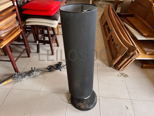 Lotes 526 a 560 · Mobiliário · Artigos de Decoração