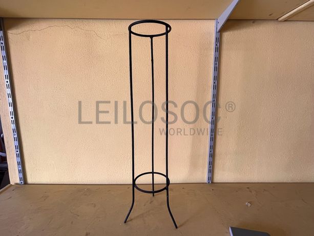 Lotes 526 a 560 · Mobiliário · Artigos de Decoração