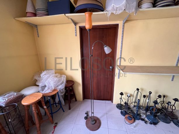 Lotes 526 a 560 · Mobiliário · Artigos de Decoração