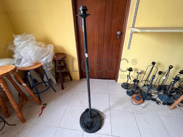 Lotes 561 a 595 · Mobiliário · Artigos de Decoração