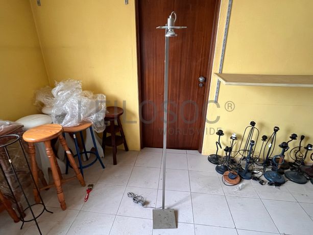 Lotes 561 a 595 · Mobiliário · Artigos de Decoração