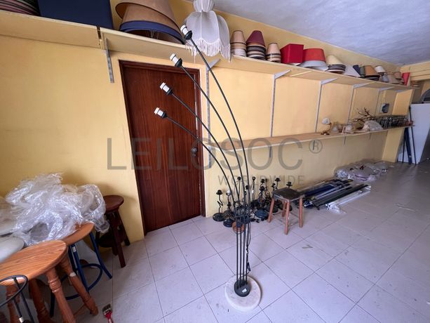 Lotes 561 a 595 · Mobiliário · Artigos de Decoração