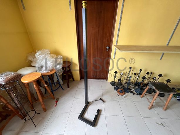 Lotes 561 a 595 · Mobiliário · Artigos de Decoração