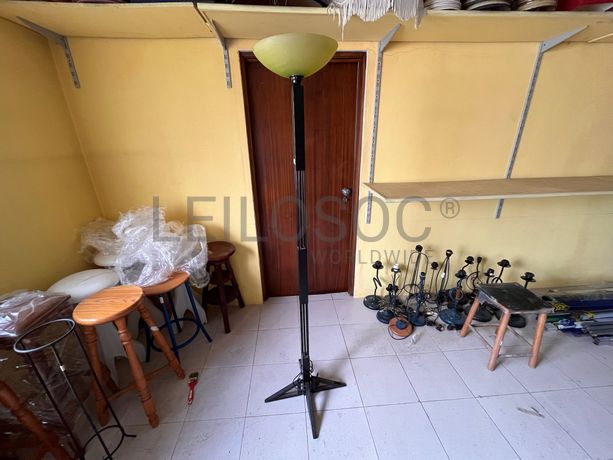 Lotes 561 a 595 · Mobiliário · Artigos de Decoração