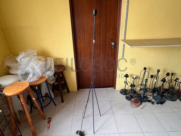 Lotes 561 a 595 · Mobiliário · Artigos de Decoração