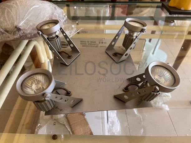 Lotes 561 a 595 · Mobiliário · Artigos de Decoração