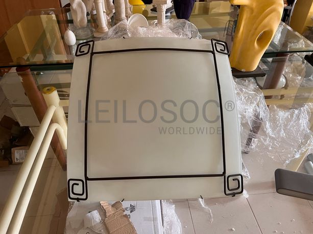 Lotes 561 a 595 · Mobiliário · Artigos de Decoração