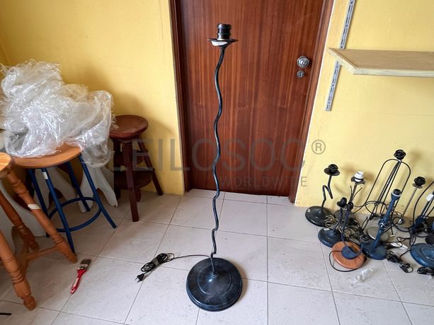 Lotes 561 a 595 · Mobiliário · Artigos de Decoração