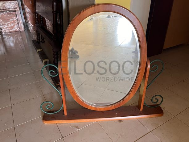 Lotes 631 a 665 · Mobiliário · Artigos de Decoração