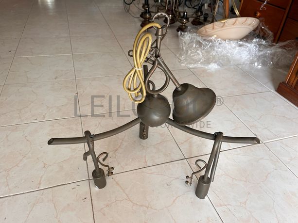 Lotes 631 a 665 · Mobiliário · Artigos de Decoração