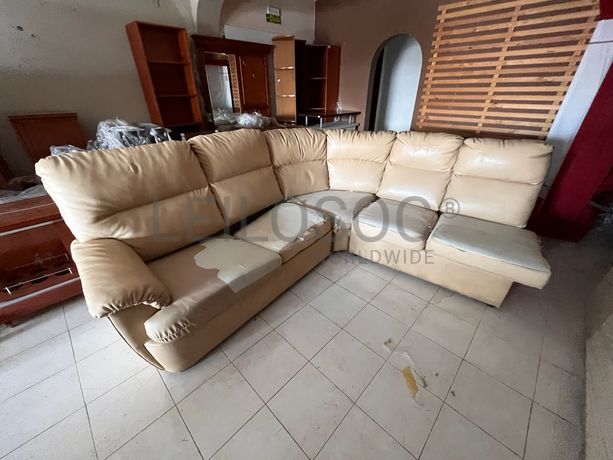 Lotes 666 a 681 · Mobiliário · Artigos de Decoração