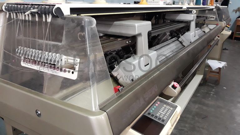 Máquina de confeção de malha