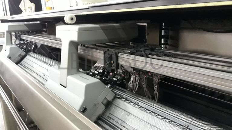 Máquina de confeção de malha