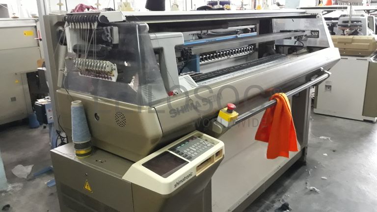 Máquina de confeção de malha