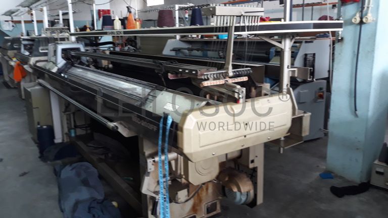 Máquina de confeção de malha