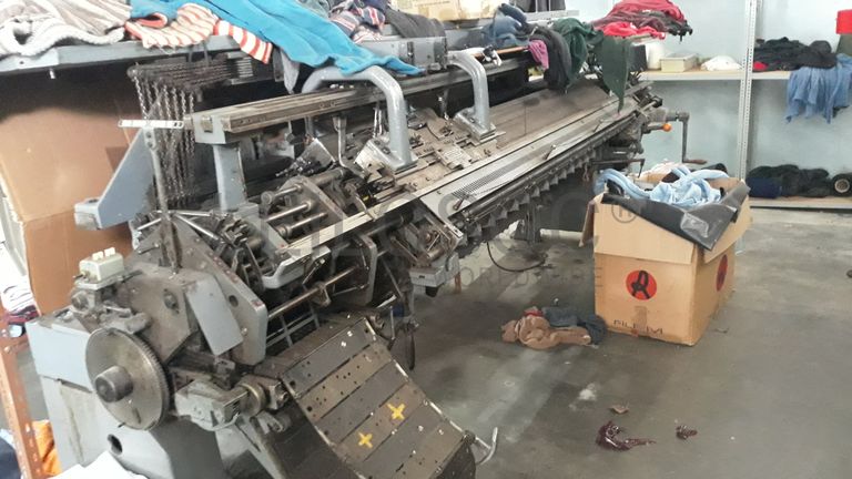 Máquina de confeção de malha